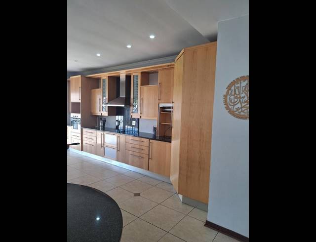 3 BEDROOM PROPERTY TO RENT IN GREENSIDE